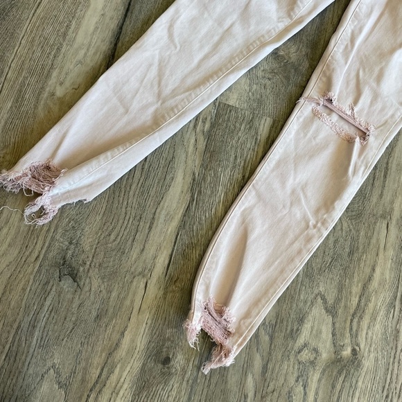 American Eagle Women’s High Rise Distressed Jegging, size 6 - Picture 9 of 9